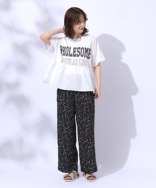 Cutie Blonde（キューティーブロンド）の「一枚でこなれ見え 裾フリル切り替えTシャツ（Tシャツ/カットソー・レディース・ホワイト系/チャコールグレー/モスグリーン・02/03/04）」の6枚目の写真