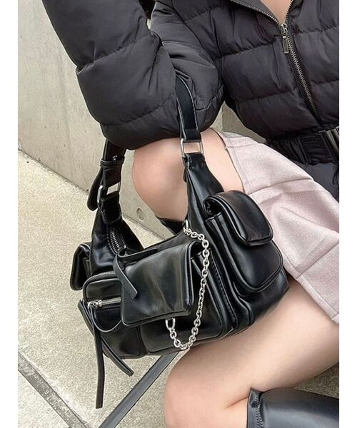 RESEXXY（リゼクシー）の「マルチポケットハンドバッグ（ハンドバッグ・レディース・アイボリー/ブラック・FREE）」の2枚目の写真