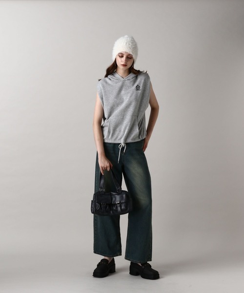 FOREVER 21(フォーエバー トゥエンティーワン)の「【2024FW】フーディー裏毛ノースリーブスウェット(スウェット・レディース・ブラック/グレー・FREE)」の6枚目の写真