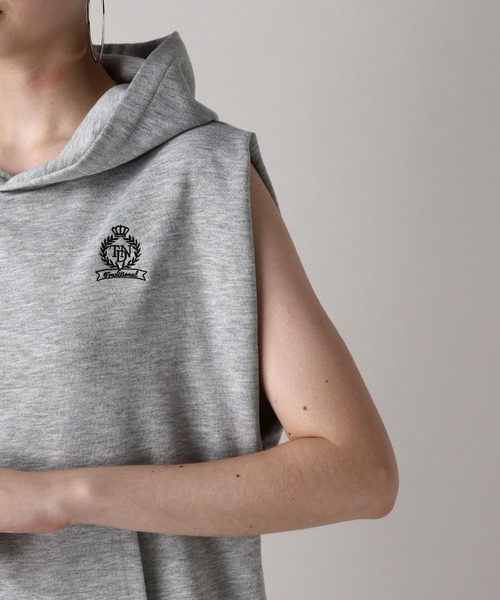 FOREVER 21(フォーエバー トゥエンティーワン)の「【2024FW】フーディー裏毛ノースリーブスウェット(スウェット・レディース・ブラック/グレー・FREE)」の15枚目の写真