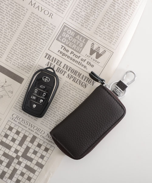 TONE SELECT GOODS（トーンセレクトグッズ）の「【float】マシュマロタッチ キーチェーン カード スマートキー 多機能 キーケース【10色展開】（キーケース/キーアクセサリー・レディース・ベージュ/ネイビー/ダークブラウン/ブラック/アッシュブラウン/ライトグリーン/ターコイズブルー/レッド/ラベンダー/ピンクベージュ・FREE）」の2枚目の写真