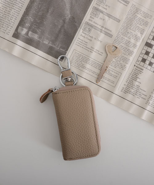 TONE SELECT GOODS（トーンセレクトグッズ）の「【float】マシュマロタッチ キーチェーン カード スマートキー 多機能 キーケース【10色展開】（キーケース/キーアクセサリー・レディース・ベージュ/ネイビー/ダークブラウン/ブラック/アッシュブラウン/ライトグリーン/ターコイズブルー/レッド/ラベンダー/ピンクベージュ・FREE）」の4枚目の写真