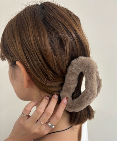 SHENERY(シーナリー)の「ファークリップ(その他ヘアアクセサリー・レディース・ブラック/ベージュ・FREE)」の6枚目の写真