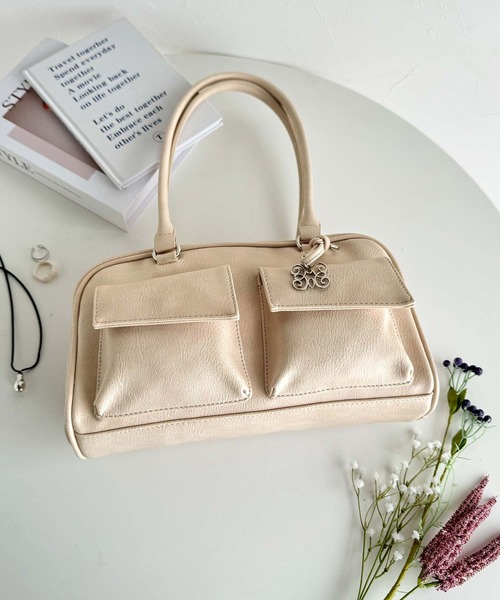 mily bilet（ミウィビレット）の「【mily bilet】トレンド感と実用性を贅沢に詰め込んだ、理想の一品♪チャーム付きショルダーバッグ（ショルダーバッグ・レディース・アイボリー/ブラック/ブラウン/キャメル/ダークブラウン・ONE SIZE）」の21枚目の写真