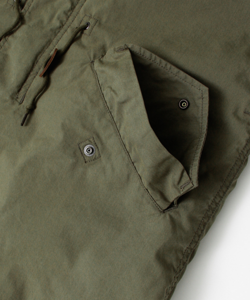 Alpha Industries（アルファインダストリーズ）の「ALPHA INDUSTRIES×URBAN RESEARCH iD　別注M65 PARKA（モッズコート・メンズ・ブラック/カーキ・SMALL/LARGE/MEDIUM/XS size）」の21枚目の写真