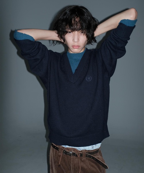 MASONPRINCE（メイソンプリンス）の「レイヤードデザイン ダメージ加工 ニット MY2137【MASONPRINCE】（ニット/セーター・メンズ・ネイビー/レッド/グレー・L/M/S）」の3枚目の写真