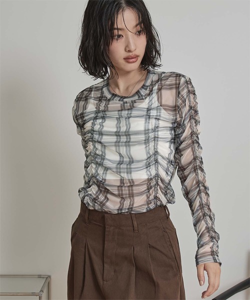 miette（ミエット）の「シャーリングシアートップス（Tシャツ/カットソー・レディース・グリーン/ブルー/アイボリー/ネイビー/ピンク/オリーブ・FREE）」の2枚目の写真