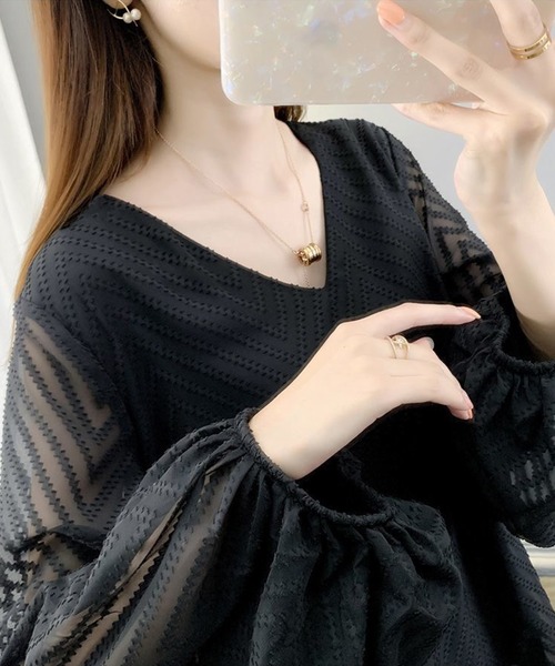 Asterellivi（アステレリビ）の「シアーVネックバルーンスリーブブラウス（シャツ/ブラウス・レディース・ホワイト/ブラック・M/L）」の9枚目の写真