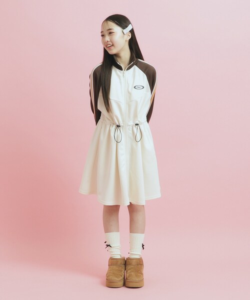 PINK-latte(ピンクラテ)の「ドローコード付きジャージワンピース(ワンピース・キッズ・アイボリー/ブラック・16/14/15 )」の20枚目の写真