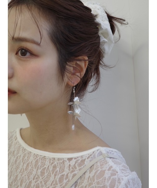 JUMELLE（ジュメロ）の「【結婚式/オケージョン】silver flower pierce（ピアス（両耳用）・レディース・シルバー・FREE）」の7枚目の写真