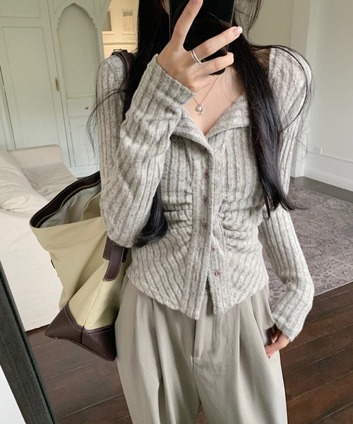 Nia（ニア）の「Nia(ニア)/襟付きギャザーカットソー（Tシャツ/カットソー・レディース・グレー/ピンク/ベージュ・MEDIUM/LARGE/SMALL）」の5枚目の写真