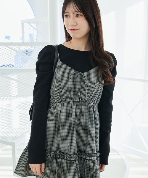 MAJESTIC LEGON(マジェスティックレゴン)の「クルーネックパワショルリブトップス(Tシャツ/カットソー・レディース・ブラック/アイボリー・MEDIUM)」の12枚目の写真
