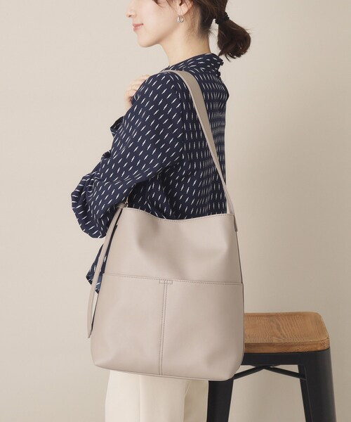 ITS'DEMO（イッツデモ）の「◆【A4対応】ワンハンドルバケツショルダー（ショルダーバッグ・レディース・ライトベージュ/ブラック/ナチュラル・00）」の2枚目の写真
