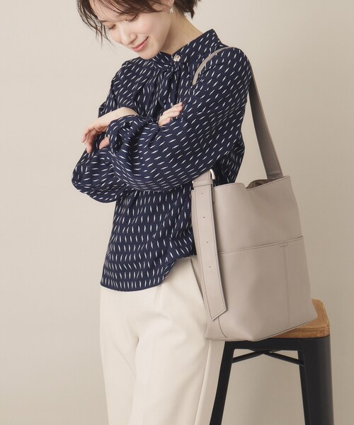 ITS'DEMO（イッツデモ）の「◆【A4対応】ワンハンドルバケツショルダー（ショルダーバッグ・レディース・ライトベージュ/ブラック/ナチュラル・00）」の6枚目の写真