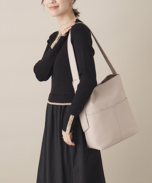ITS'DEMO（イッツデモ）の「◆【A4対応】ワンハンドルバケツショルダー（ショルダーバッグ・レディース・ライトベージュ/ブラック/ナチュラル・00）」の8枚目の写真