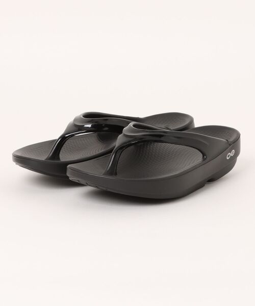 OOFOS(ウーフォス)の「OOFOS OOlala-Black 2000070050182(サンダル・レディース・ブラック・25㎝/24㎝/23㎝)」の3枚目の写真