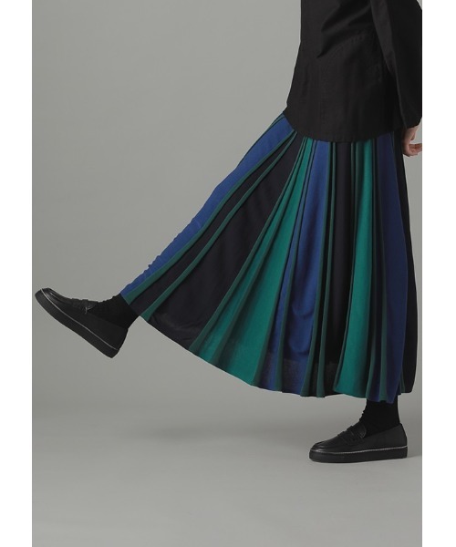 zucca ロングプリーツスカート 緑 青 黒 ストライプ ZUCCa（ズッカ）の「(S)ニットプリーツ（スカート）」 - WEAR