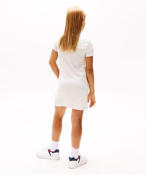 TOMMY HILFIGER（トミーヒルフィガー）の「GIRLS ヒルフィガースパンコールフラッグTシャツワンピース（ワンピース・キッズ・ライトグレー・140cm/160cm/150cm/130cm）」の4枚目の写真