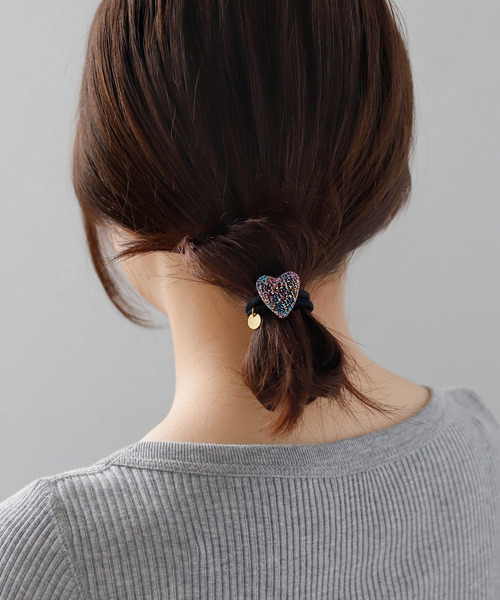 ANEMONE（アネモネ）の「ラメハートヘアゴム（その他ヘアアクセサリー・レディース・ブラウン/マルチ/ブラック/シルバー・FREE）」の4枚目の写真