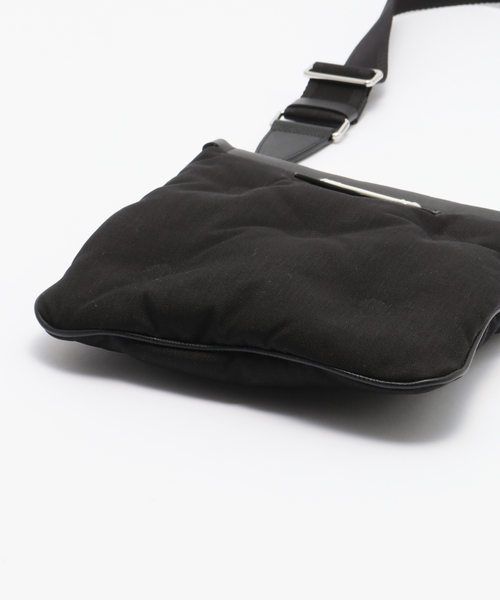 Maison Margiela（メゾンマルジェラ）の「MAISON MARGIELA (メゾン マルジェラ) GLAM SLAM SPORT FLAT POC SB2WG0008/P1511（クラッチバッグ・メンズ・ブラック・FREE）」の4枚目の写真