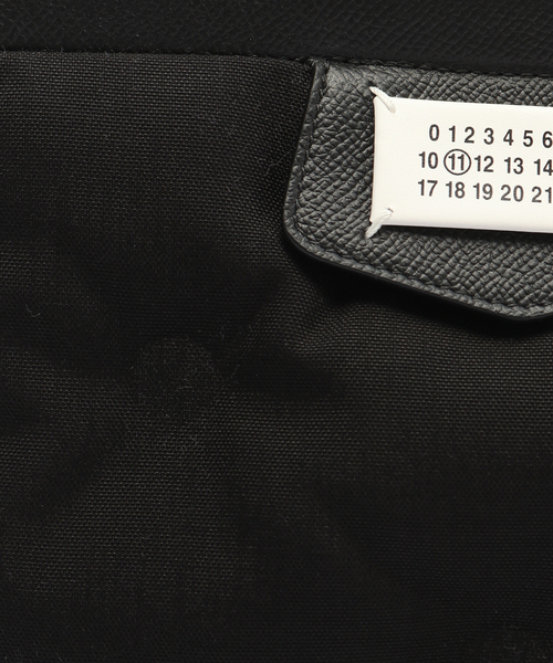Maison Margiela（メゾンマルジェラ）の「MAISON MARGIELA (メゾン マルジェラ) GLAM SLAM SPORT FLAT POC SB2WG0008/P1511（クラッチバッグ・メンズ・ブラック・FREE）」の7枚目の写真