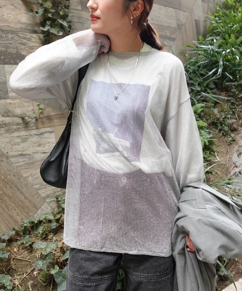 YOOU（ユー）の「ラメシアーニット／透け感素材 × ルーズシルエット（Tシャツ/カットソー・レディース・ブラック/シルバー・FREE）」の21枚目の写真