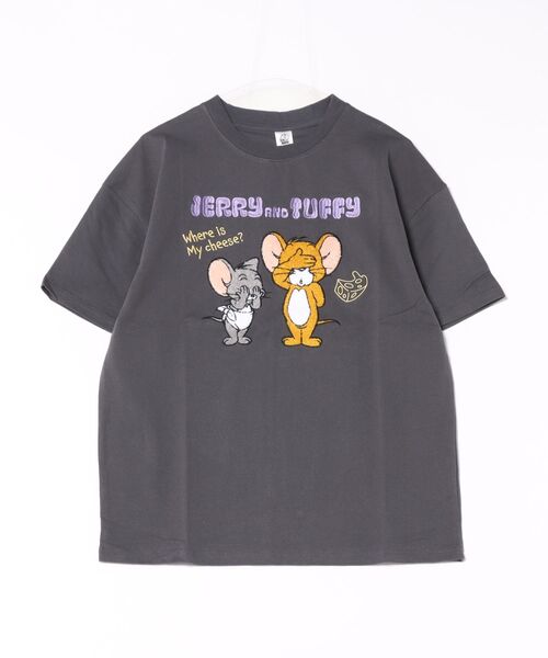 Tom＆Jerry（トムアンドジェリー）の「【TOM AND JERRY/トムとジェリー】オリジナルデザインTシャツ ジェリー　タフィー　ドロップショルダー ビッグシルエット　ユニセックス（Tシャツ/カットソー・メンズ・ブルー系その他/ベージュ系その他/ベージュ系その他2/ホワイト系その他3/ホワイト系その他2/パープル系その他3/ベージュ系その他5/パープル系その他5/ブラック系その他4/ホワイト系その他4/ホワイト系その他7/ブルー系その他7/ベージュ系その他6/ブラック系その他6・LARGE/SMALL/X-LARGE/MEDIUM）」の7枚目の写真