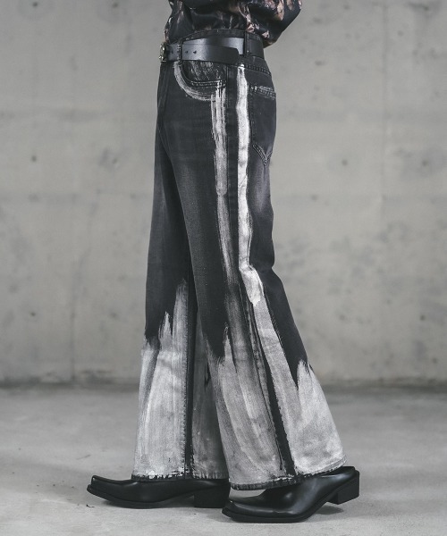 Shoowtime(ショウタイム)の「Painting design flared denim pants / ペインティングデザインフレアデニムパンツ(デニムパンツ・メンズ・ブラック系・X-LARGE/LARGE/MEDIUM)」の1枚目の写真