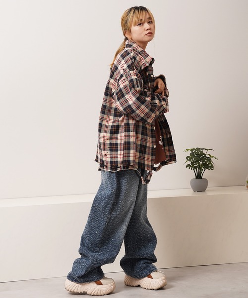 1111clothing(ワンフォークロージング)の「グランジ加工 ダメージ ヘビーチェックシャツ / Grunge effect, damaged, heavy check shirt(シャツ/ブラウス・メンズ・ベージュ/ブラック・M/L)」の15枚目の写真