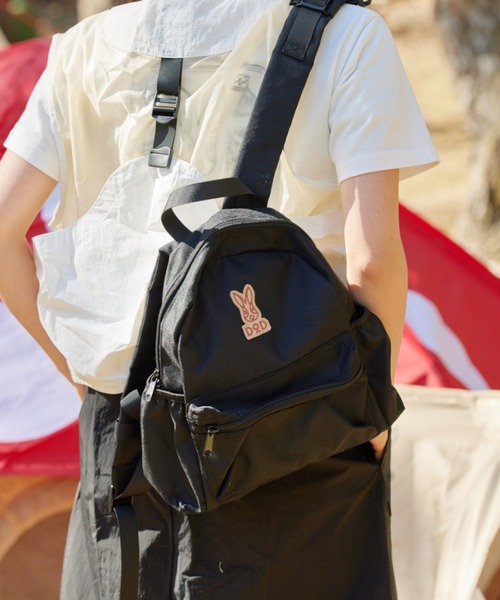 DOD(ディーオーディー)の「【DOD別注】ハジメテノカバオ(バックパック/リュック・キッズ・カーキ/ブラック・ONE SIZE)」の2枚目の写真