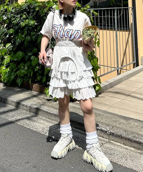 Alley Tokyo(アリートーキョー)の「シャーリング裾ぴろんT(Tシャツ/カットソー・レディース・スミクロ/オフホワイト・FREE)」の6枚目の写真