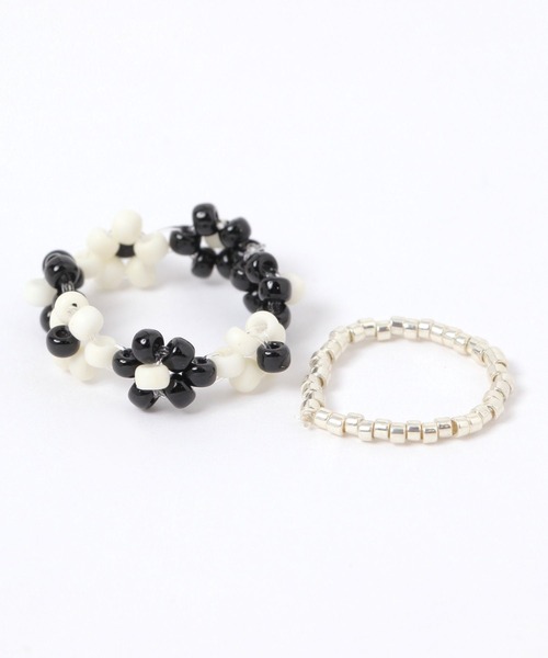niko and...(ニコアンド)の「ビーズフラワーリング(リング・レディース・グリーン/ブラック・0)」の3枚目の写真