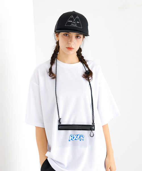 POLeR（ポーラー）の「【POLeR/ポーラー】PVC MOBILE SACOCHE/モバイルサコッシュ/ユニセックス（ショルダーバッグ・メンズ・ブラック/オレンジ・フリー）」の2枚目の写真