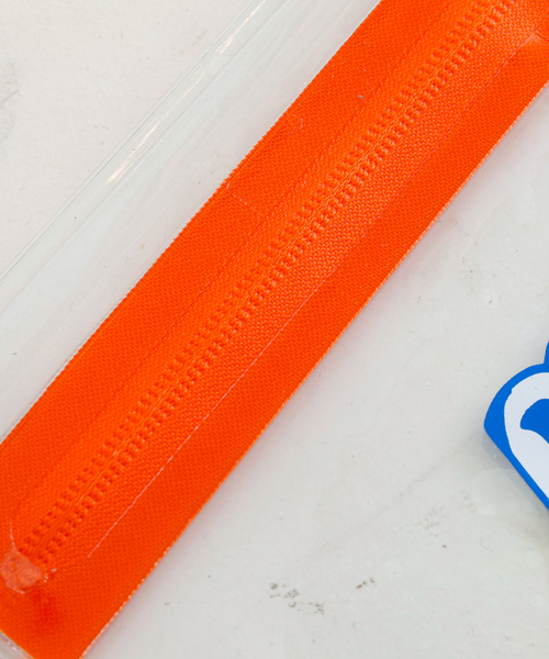 POLeR（ポーラー）の「【POLeR/ポーラー】PVC MOBILE SACOCHE/モバイルサコッシュ/ユニセックス（ショルダーバッグ・メンズ・ブラック/オレンジ・フリー）」の10枚目の写真