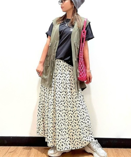 Right-on(ライトオン)の「HONEYSUCKLE ROSE(ハニーサックルローズ)【レディース】プリントギャザースカート(スカート・レディース・オフホワイト/ブラック・L/M)」の3枚目の写真