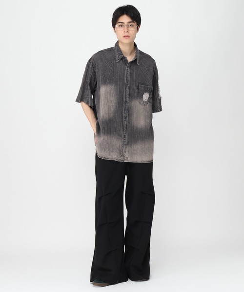 LAND MUSEUM（ランドミュージアム）の「LAND MUSEUM／ダメージデニム半袖シャツ（シャツ/ブラウス・メンズ・ブラック/ブルー・MEDIUM/LARGE）」の16枚目の写真