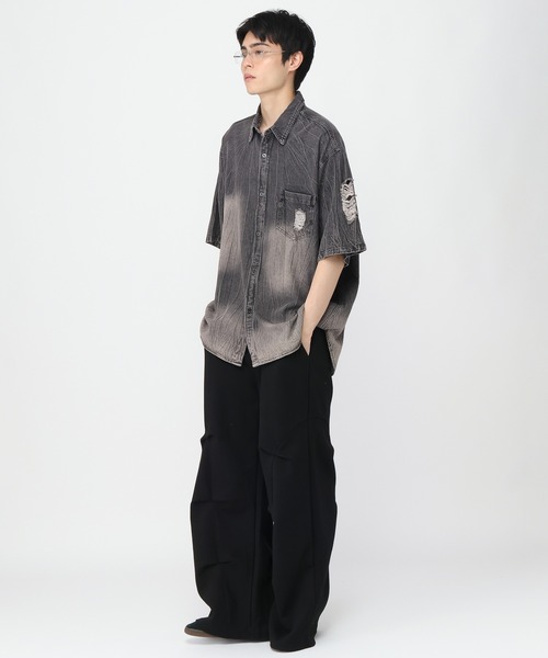 LAND MUSEUM（ランドミュージアム）の「LAND MUSEUM／ダメージデニム半袖シャツ（シャツ/ブラウス・メンズ・ブラック/ブルー・MEDIUM/LARGE）」の17枚目の写真
