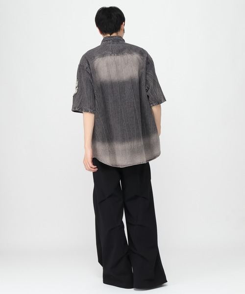 LAND MUSEUM（ランドミュージアム）の「LAND MUSEUM／ダメージデニム半袖シャツ（シャツ/ブラウス・メンズ・ブラック/ブルー・MEDIUM/LARGE）」の18枚目の写真