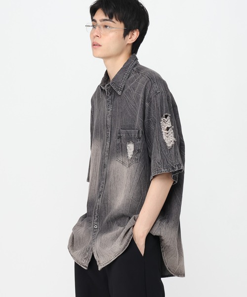 LAND MUSEUM（ランドミュージアム）の「LAND MUSEUM／ダメージデニム半袖シャツ（シャツ/ブラウス・メンズ・ブラック/ブルー・MEDIUM/LARGE）」の20枚目の写真