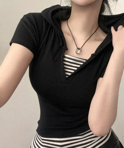 VIVID LADY(ビビッドレディー)の「キャミソールレイヤード風 フード付き Tシャツ(Tシャツ/カットソー・レディース・ブラック/ホワイト・FREE)」の15枚目の写真