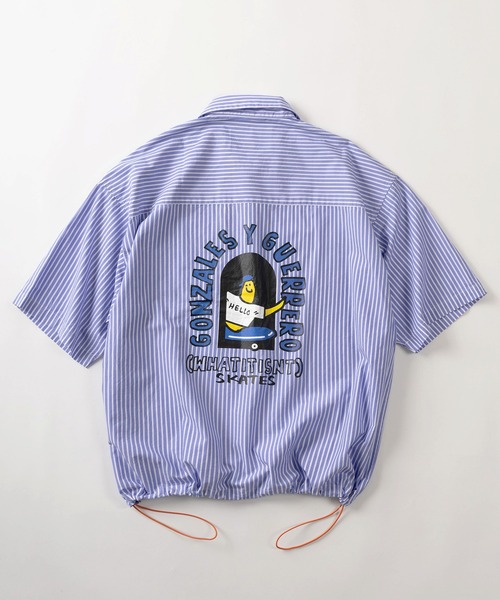 (What it isNt)ART BY MARKGONZALES(ワットイットイズント)の「【75】【(What it isNt) ART BY MARK GONZALES/ワットイズイズント マークゴンザレス】裾ドローコード付 チェック&ストライプ ワンポイント刺繍 バックデザイン 半袖シャツ オーバーサイズ(シャツ/ブラウス・メンズ・サックスブルー/ブラック・M/L/XL)」の1枚目の写真
