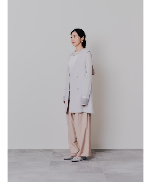 DOLLUPOOPS（ドールアップウップス）の「バック起毛サテンフリルボンディングベスト（ベスト・レディース・ベージュ/チャコール/ブラック・38）」の22枚目の写真