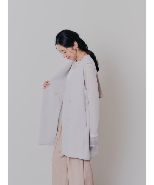 DOLLUPOOPS（ドールアップウップス）の「バック起毛サテンフリルボンディングベスト（ベスト・レディース・ベージュ/チャコール/ブラック・38）」の14枚目の写真