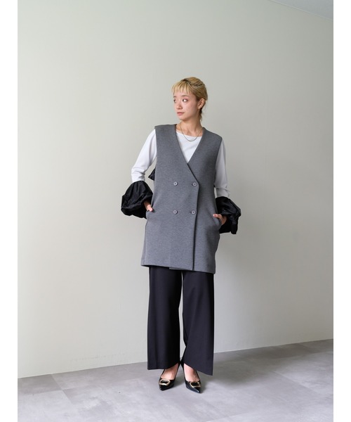 DOLLUPOOPS（ドールアップウップス）の「バック起毛サテンフリルボンディングベスト（ベスト・レディース・ベージュ/チャコール/ブラック・38）」の7枚目の写真