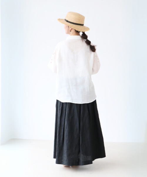 sanpo kuschel(サンポクシェル)の「鮮やか花刺繍ブラウス(長袖)(シャツ/ブラウス・レディース・ホワイト・FREE)」の3枚目の写真