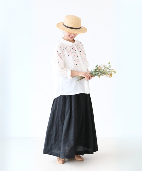 sanpo kuschel(サンポクシェル)の「鮮やか花刺繍ブラウス(長袖)(シャツ/ブラウス・レディース・ホワイト・FREE)」の7枚目の写真