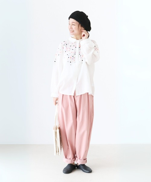 sanpo kuschel(サンポクシェル)の「鮮やか花刺繍ブラウス(長袖)(シャツ/ブラウス・レディース・ホワイト・FREE)」の13枚目の写真