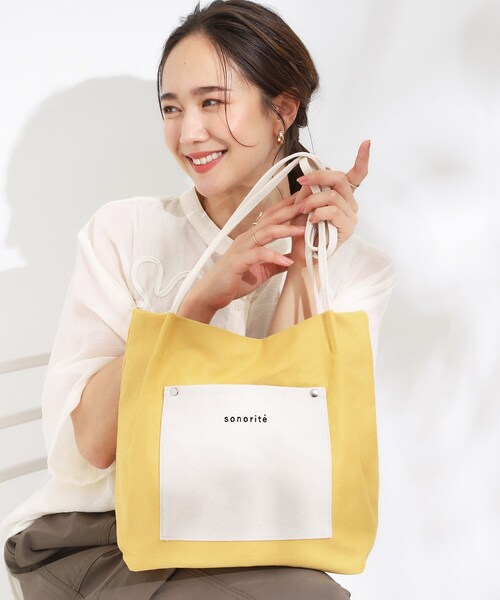 SHOO・LA・RUE(シューラルー)の「シンプルだから使いやすい つまみハンドル帆布トートバッグ(トートバッグ・レディース・グレー系4/ブラック系4/ブルー/グレー/イエロー・00)」の5枚目の写真