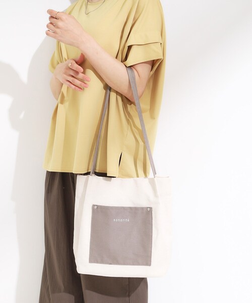 SHOO・LA・RUE(シューラルー)の「シンプルだから使いやすい つまみハンドル帆布トートバッグ(トートバッグ・レディース・グレー系4/ブラック系4/ブルー/グレー/イエロー・00)」の12枚目の写真