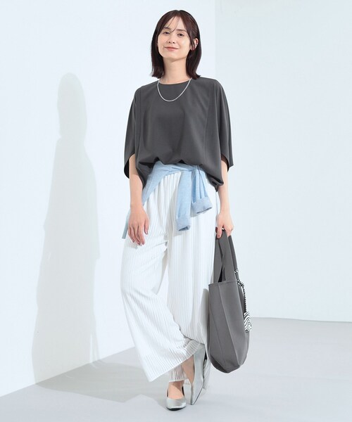 INDIVI(インディヴィ)の「【体型カバー/SETUP可能】ジョーゼット ドルマンブラウス(シャツ/ブラウス・レディース・ブラック/ブラウン系/ダークグレー/ホワイト・38/05/13/15 /34)」の11枚目の写真